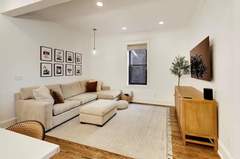 3729 North Magnolia Avenue Chicago IL 60613