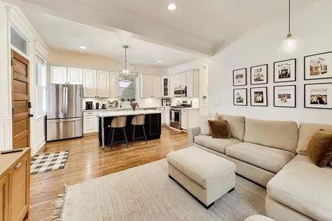 3729 North Magnolia Avenue Chicago IL 60613