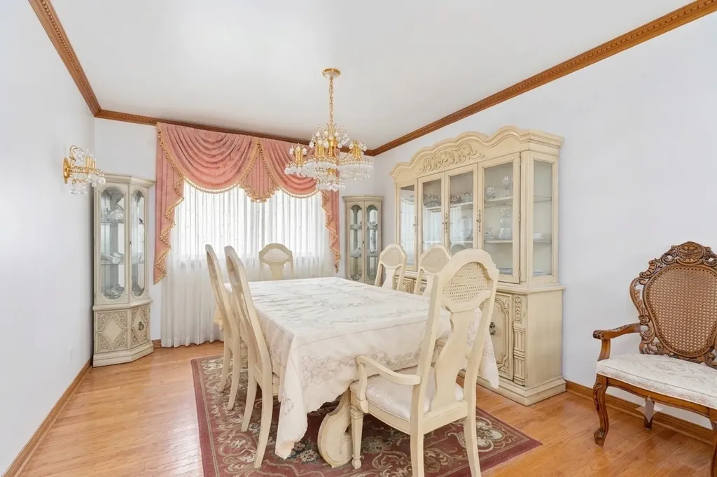 762 Oakwood Drive Westmont IL 60559
