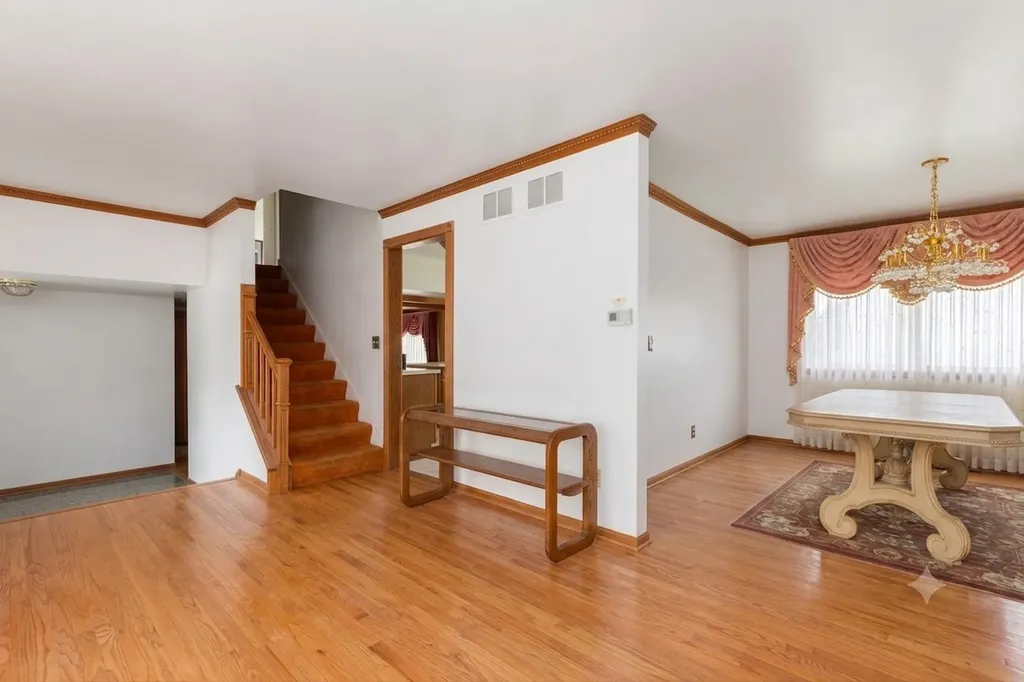 762 Oakwood Drive Westmont IL 60559