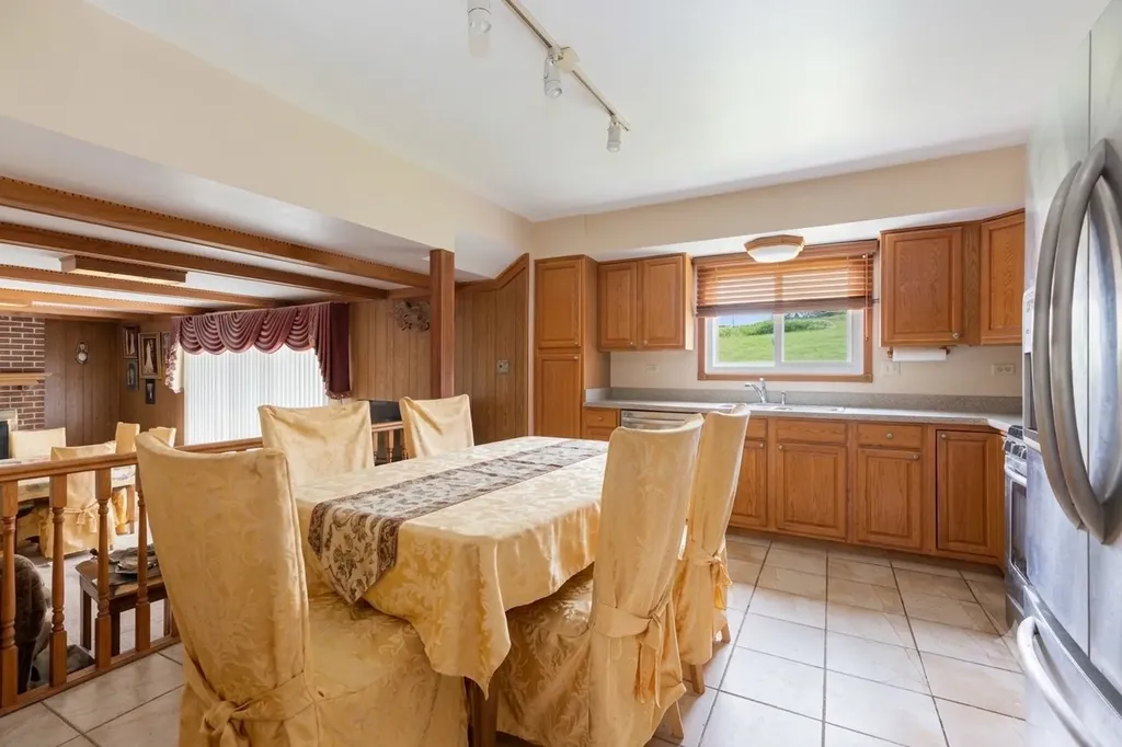 762 Oakwood Drive Westmont IL 60559