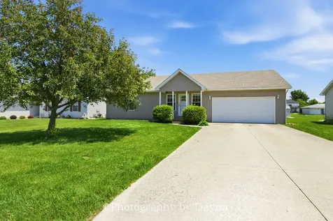 475 South Elm Avenue St. Anne IL 60964