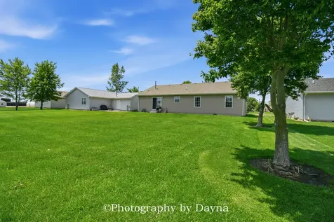475 South Elm Avenue St. Anne IL 60964