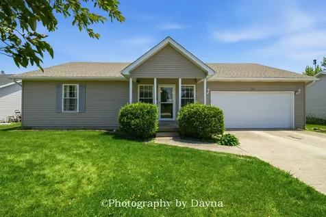 475 South Elm Avenue St. Anne IL 60964