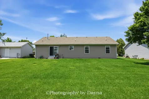 475 South Elm Avenue St. Anne IL 60964