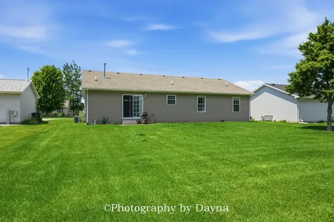 475 South Elm Avenue St. Anne IL 60964