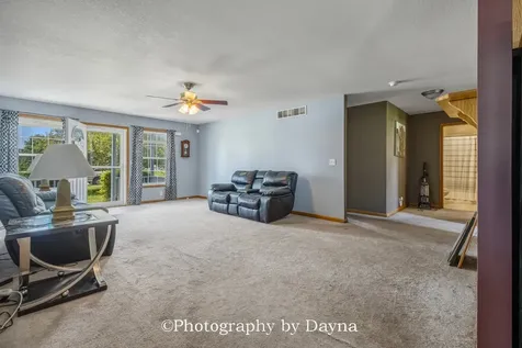 475 South Elm Avenue St. Anne IL 60964
