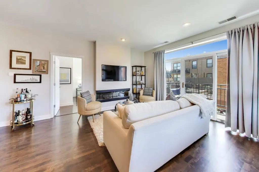 2330 West St Paul Avenue Chicago IL 60647