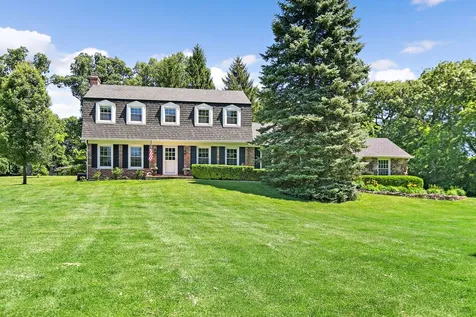 37W384 Ronsu Lane St. Charles IL 60175