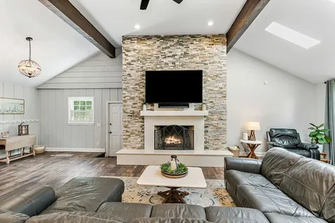 37W384 Ronsu Lane St. Charles IL 60175