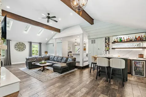 37W384 Ronsu Lane St. Charles IL 60175