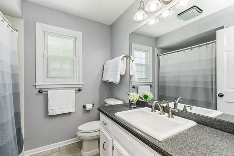 37W384 Ronsu Lane St. Charles IL 60175