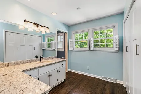 37W384 Ronsu Lane St. Charles IL 60175