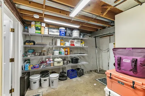 37W384 Ronsu Lane St. Charles IL 60175