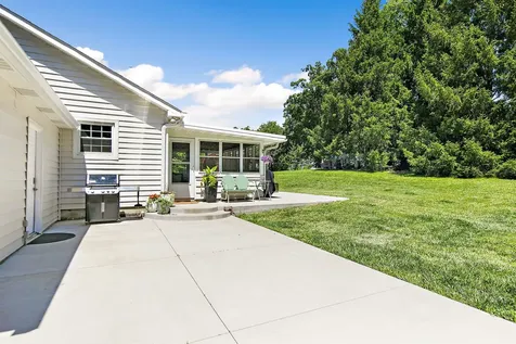 37W384 Ronsu Lane St. Charles IL 60175