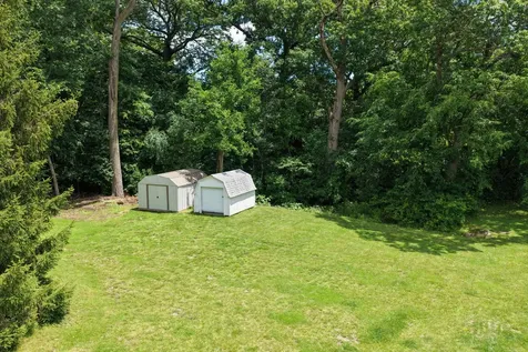 37W384 Ronsu Lane St. Charles IL 60175