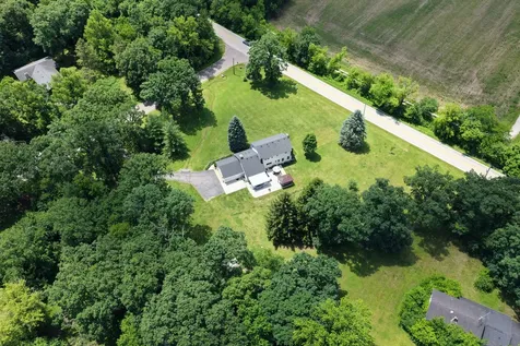37W384 Ronsu Lane St. Charles IL 60175