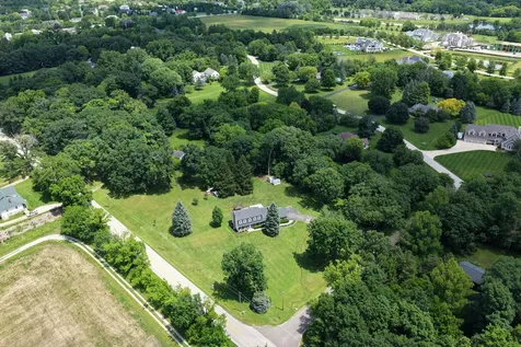 37W384 Ronsu Lane St. Charles IL 60175