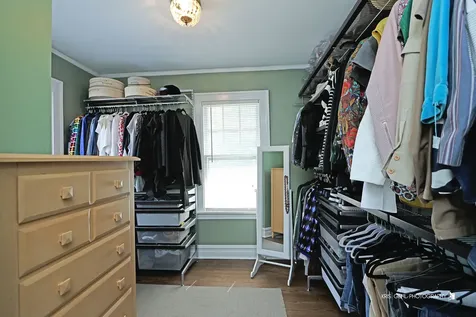 1534 Henry Place Waukegan IL 60085