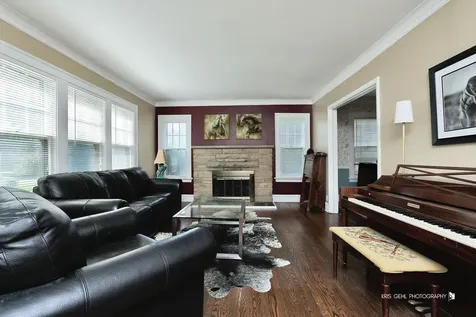1534 Henry Place Waukegan IL 60085