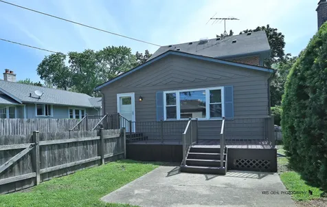 1534 Henry Place Waukegan IL 60085