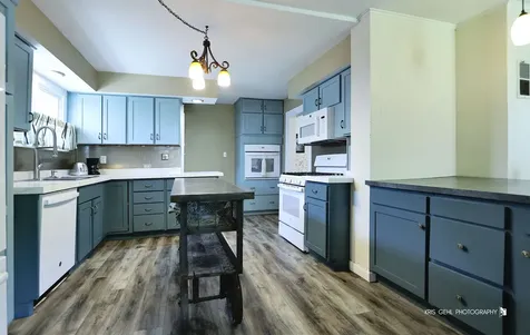 1534 Henry Place Waukegan IL 60085