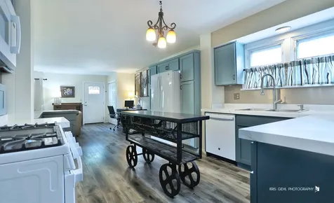 1534 Henry Place Waukegan IL 60085