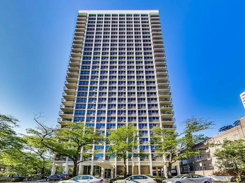 88 West Schiller Street Chicago IL 60610