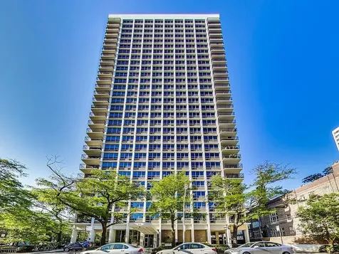 88 West Schiller Street Chicago IL 60610