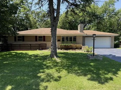 319 Parkshore Drive Shorewood IL 60404