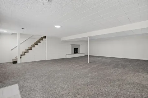 319 Parkshore Drive Shorewood IL 60404