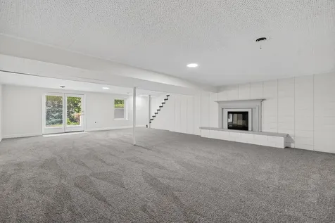 319 Parkshore Drive Shorewood IL 60404