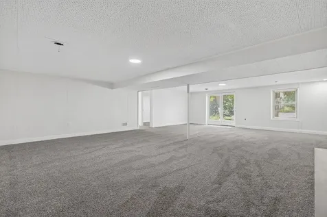 319 Parkshore Drive Shorewood IL 60404
