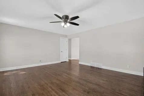 319 Parkshore Drive Shorewood IL 60404