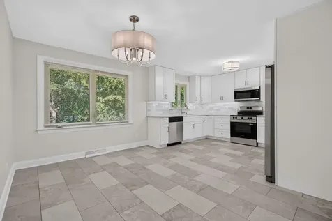 319 Parkshore Drive Shorewood IL 60404