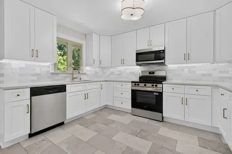 319 Parkshore Drive Shorewood IL 60404