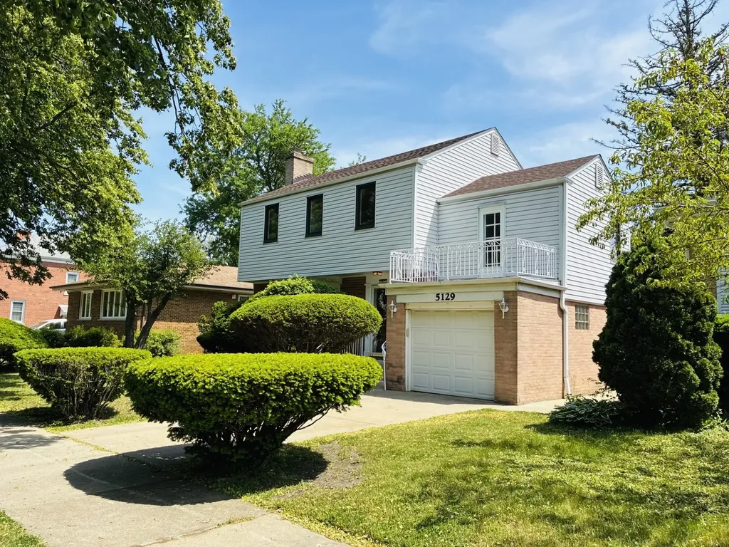 5129 Crain Street Skokie IL 60077
