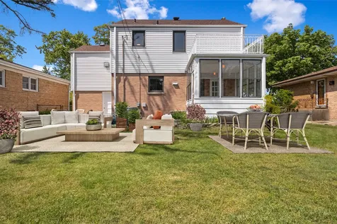 5129 Crain Street Skokie IL 60077
