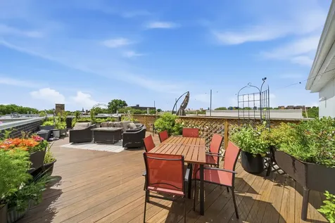 5236 North Kenmore Avenue Chicago IL 60640