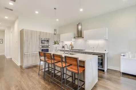 5236 North Kenmore Avenue Chicago IL 60640