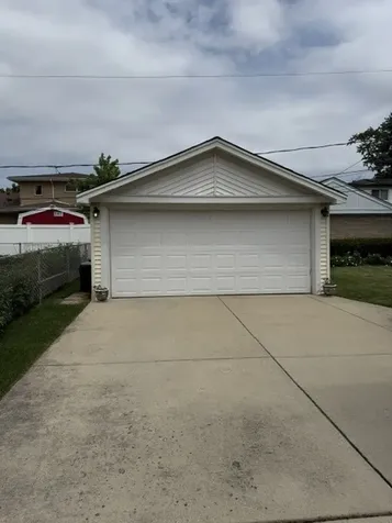 10616 Essex Street Westchester IL 60154