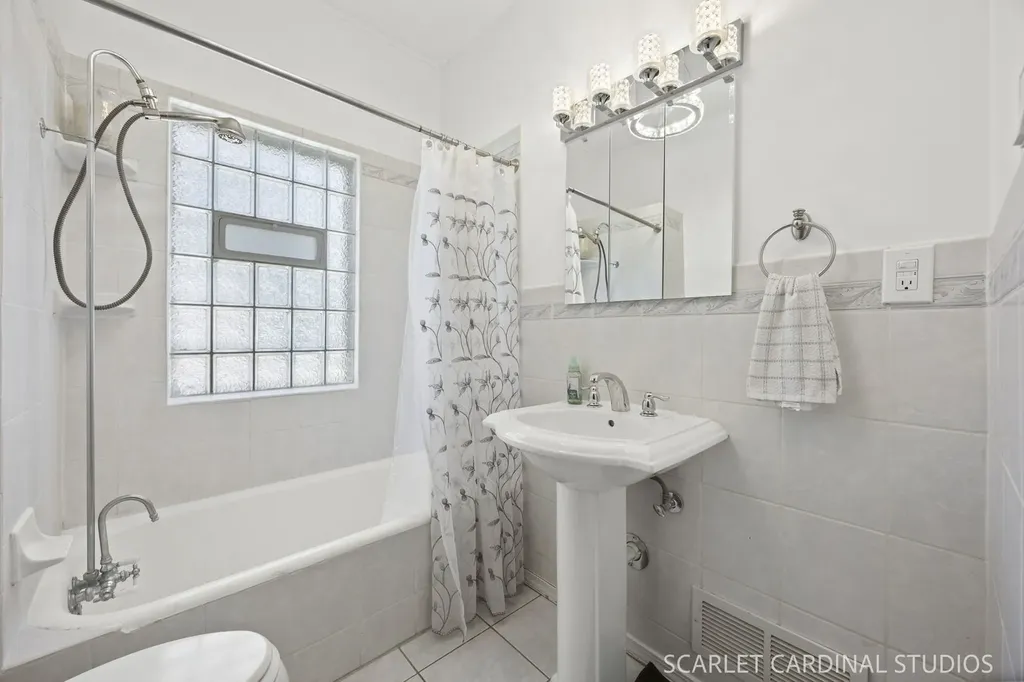 50 East Oak Street Villa Park IL 60181