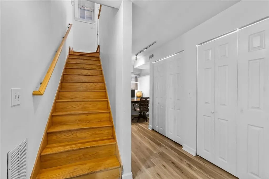 867 West Cornelia Avenue Chicago IL 60657