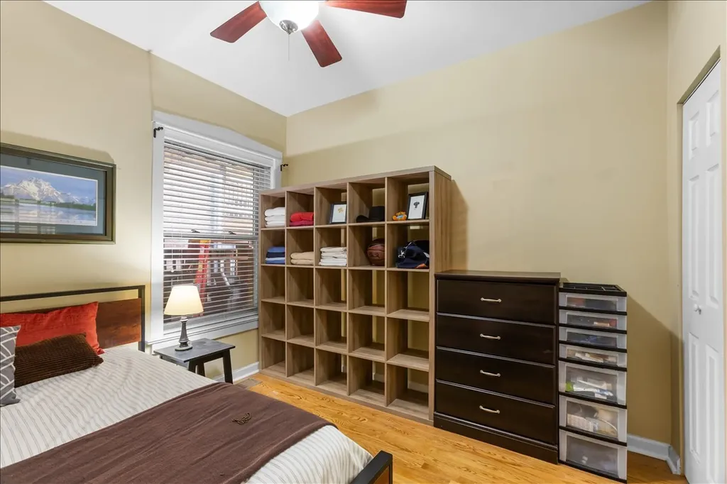 867 West Cornelia Avenue Chicago IL 60657