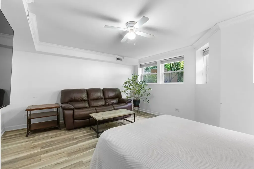 867 West Cornelia Avenue Chicago IL 60657