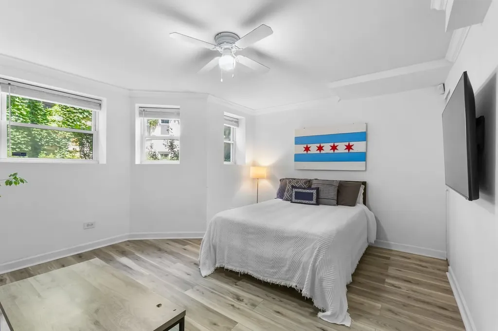 867 West Cornelia Avenue Chicago IL 60657