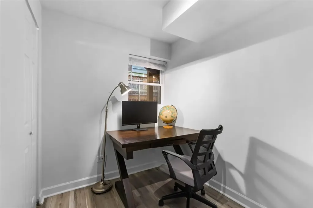867 West Cornelia Avenue Chicago IL 60657