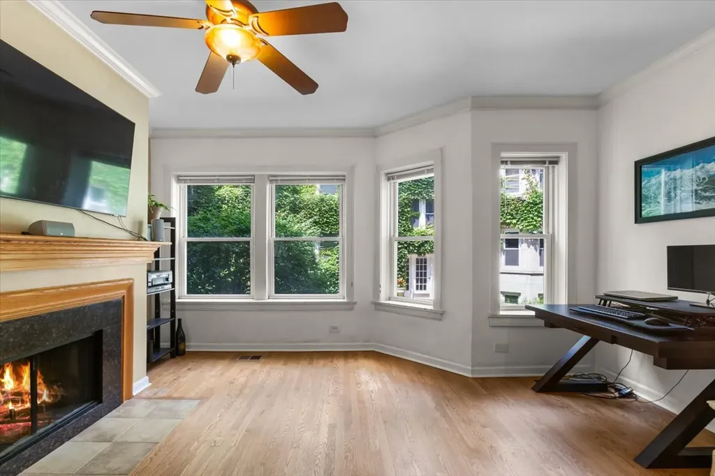 867 West Cornelia Avenue Chicago IL 60657