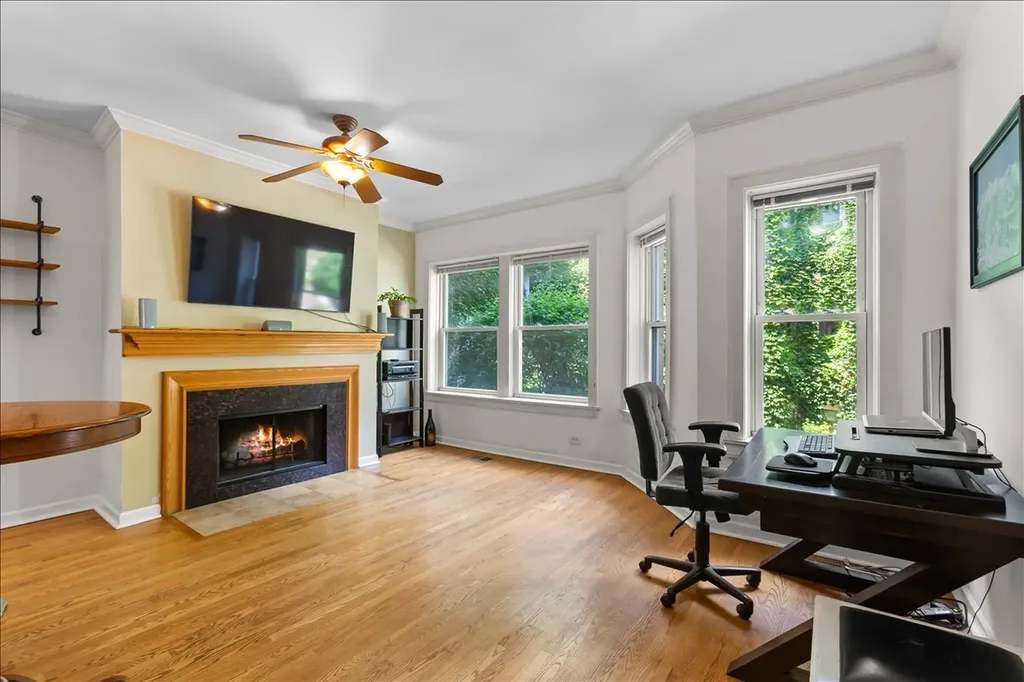 867 West Cornelia Avenue Chicago IL 60657