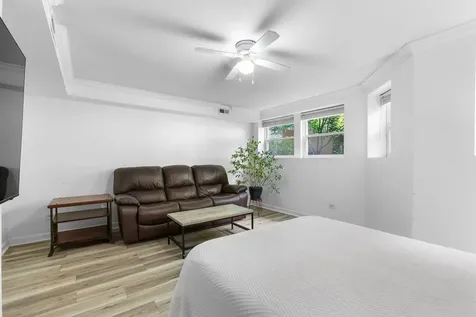 867 West Cornelia Avenue Chicago IL 60657